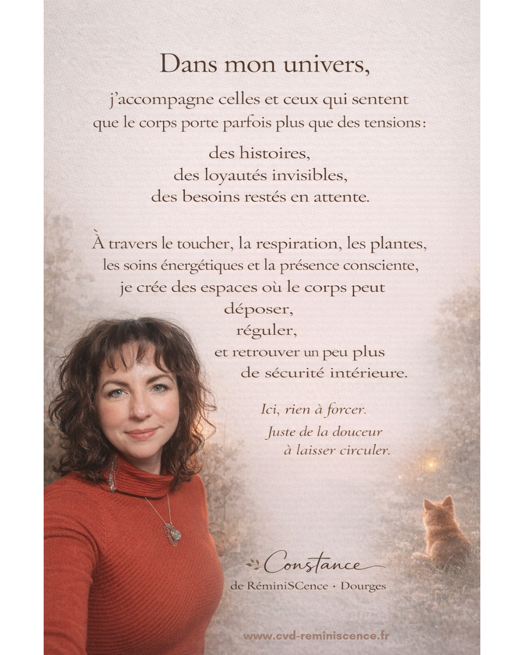 Portrait doux de Constance van Dongen, praticienne en soins corps et énergétiques à Dourges, dans une ambiance naturelle et apaisante. Le texte présente son univers d’accompagnement où le corps peut déposer les tensions, réguler le système nerveux et retrouver une sécurité intérieure grâce au toucher, à la respiration, aux plantes et aux soins énergétiques. Image originale signée Constance de RéminiSCence – cvd-reminiscence.fr